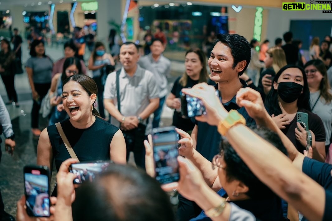 Sue Ramirez Instagram - #RewindMMFF Block Screening of Sue Ramirez and Victorias City Mayor Javi Benitez ♥️ 📍Ayala Malls Capitol Central Thank you for taking your greatest loves to watch REWIND! 💚⏪ #RewindNowShowing in MORE CINEMAS NATIONWIDE! #SalamatLods #MMFF2023