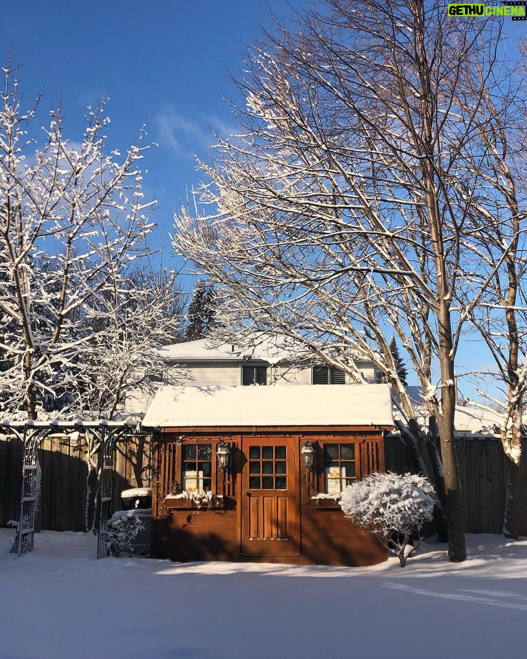Sugar Lyn Beard Instagram - Nanny & Granddad’s house ❤️ Scarborough, Toronto