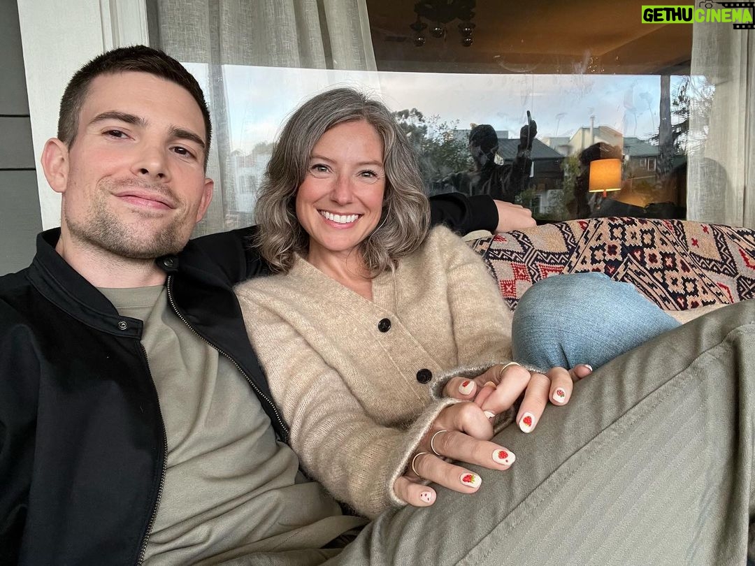 Sugar Lyn Beard Instagram - cuddle your friends it’s nice