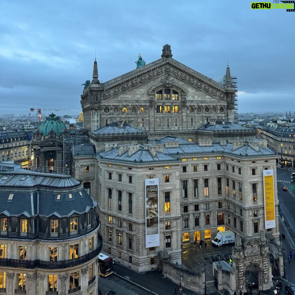 Suhana Khan Instagram - Paris in the rain 🤍 Paris, France