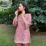 Suhani Sethi Instagram – I’m clearly very excited about the curly hair 🌺 @shopmulmul