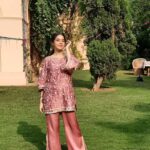 Suhani Sethi Instagram – I’m clearly very excited about the curly hair 🌺 @shopmulmul