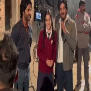 Suhani Sethi Instagram - Jo, Arjun, Tipu 🌹
The most special day of shoot !!! Our last day 🥺

And with this, we come to the end of my Guns and Gulaabs BTS spammm!! 
☀️☀️☀️
#GunsAndGulaabs #GunsAndGulaabsOnNetflix