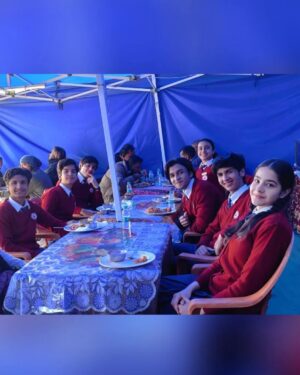 Suhani Sethi Instagram - Jo, Nannu, Ikhlaq, Gangu 🌹
When Tipu himself visited our school (without the paana 🔧😬) 
 
I've had the most fun shooting with you guys @krishrao_official @araham.sawant @tanishqchaudhary_ !!! Miss the 24/7 jokes, the overnight shoots, and UNO ❤️ 

#GunsAndGulaabs #GunsAndGulaabsOnNetflix