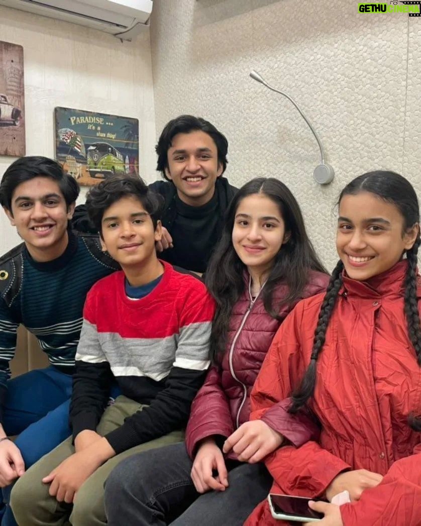 Suhani Sethi - 15.8K Likes - Jo, Nannu, Ikhlaq, Gangu 🌹
When Tipu himself visited our school (without the paana 🔧😬)
I've had the most fun shooting with you guys @krishrao_official @araham.sawant @tanishqchaudhary_ !!! Miss the 24/7 jokes, the overnight shoots, and UNO ❤️
#GunsAndGulaabs #GunsAndGulaabsOnNetflix