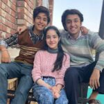 Suhani Sethi Instagram – Jo, Nannu, Ikhlaq, Gangu 🌹
When Tipu himself visited our school (without the paana 🔧😬) 
 
I’ve had the most fun shooting with you guys @krishrao_official @araham.sawant @tanishqchaudhary_ !!! Miss the 24/7 jokes, the overnight shoots, and UNO ❤️ 

#GunsAndGulaabs #GunsAndGulaabsOnNetflix