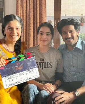 Suhani Sethi Instagram - Jo, Arjun, Madhu. My beautifullllll mum and dad ❤️❤️❤️
Followed by my first day of shoot - also the first ever scene of Jo in the show! 
Have you watched the first episode yet ? 🔫🌹
@netflix_in 💖

#gunsandgulaabs #gunsandgulaabsonnetflix