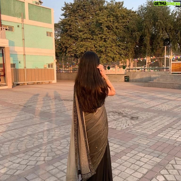 Suhani Sethi Instagram - Kitni dafa subah ko meri tere aangan mei baithe maine shaam kiya... Kabhi alvida naa kehna, Dps Rkp 🌻❤️ Delhi Public School, R.K. Puram, New Delhi