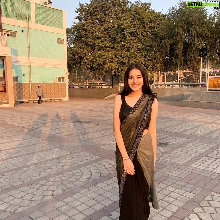 Suhani Sethi Instagram - Kitni dafa subah ko meri tere aangan mei baithe maine shaam kiya... Kabhi alvida naa kehna, Dps Rkp 🌻❤️ Delhi Public School, R.K. Puram, New Delhi