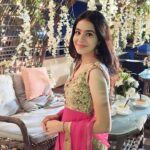 Suhani Sethi Instagram - 🌷