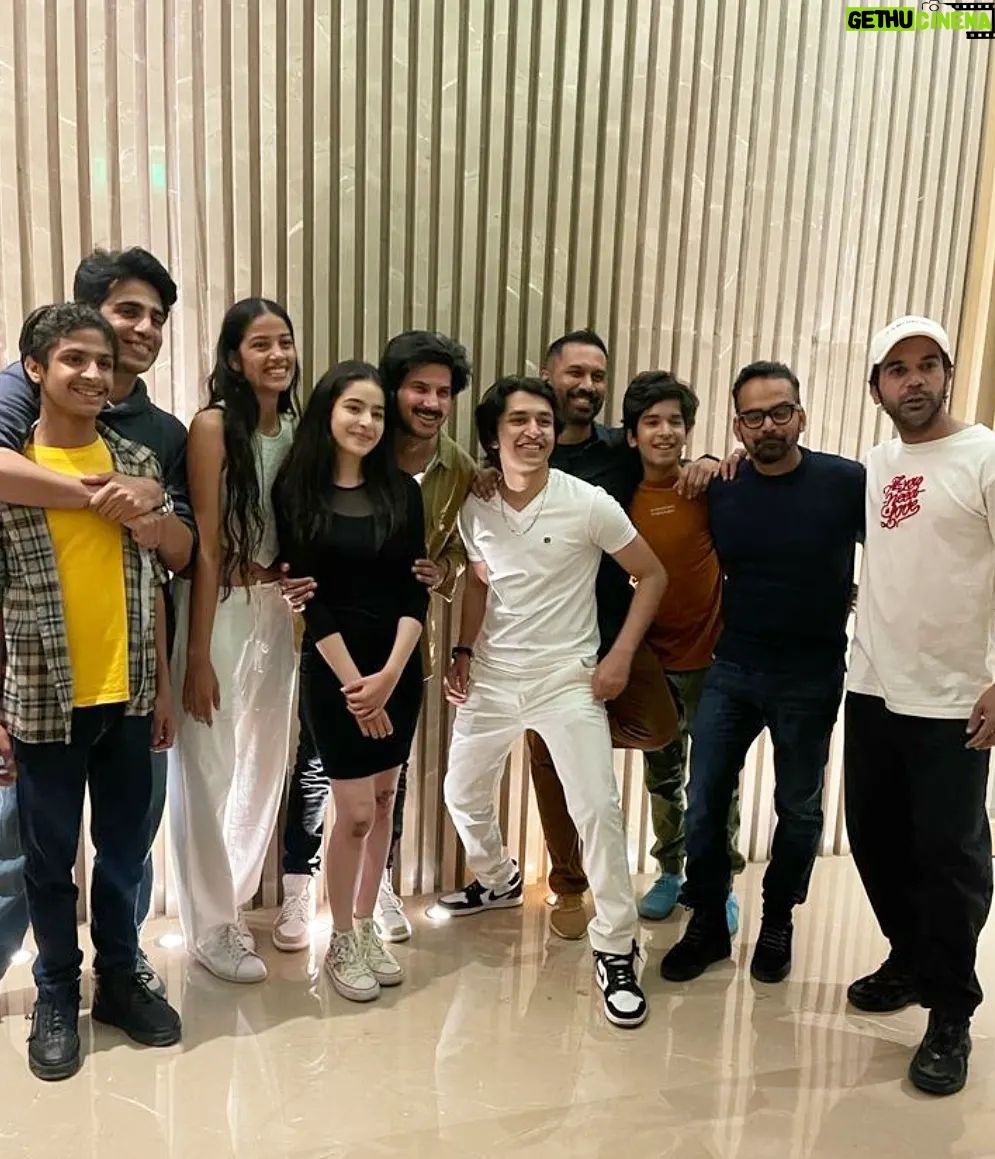 Suhani Sethi Instagram - All hearts! ❤️ Guns & Gulaabs