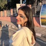Suhani Sethi Instagram - just some 🎨🖌️🌞✨ and loads of 😁☺️🩷