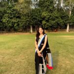 Suhani Sethi Instagram – My indecisiveness about posting these pictures had them waiting for months -_- 
🥻🖤@satyapaulindia