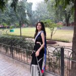 Suhani Sethi Instagram – My indecisiveness about posting these pictures had them waiting for months -_- 
🥻🖤@satyapaulindia