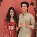 Suhani Sethi Instagram – 💫✨️🥂

@_.rupmeramastana._ 📸