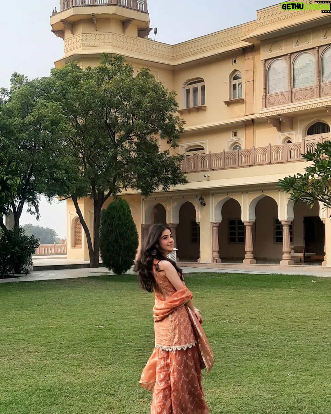 Suhani Sethi Instagram - Mom clicks the best pictures, and looks the best in them ❤️