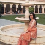 Suhani Sethi Instagram - Mom clicks the best pictures, and looks the best in them ❤️
