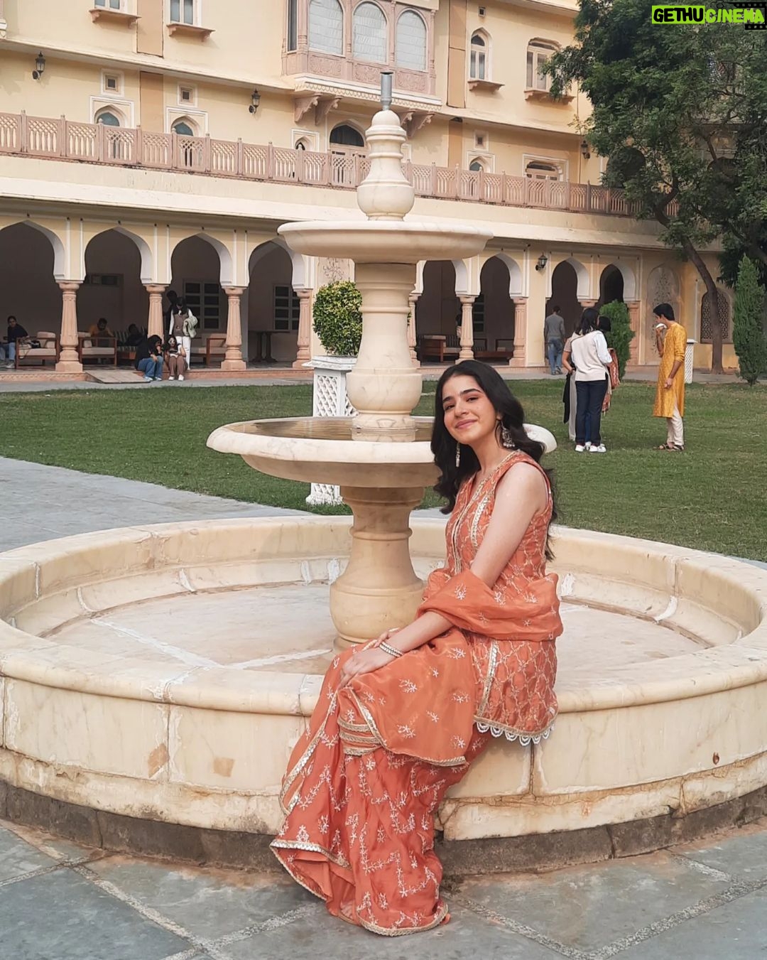 Suhani Sethi Instagram - Mom clicks the best pictures, and looks the best in them ❤️
