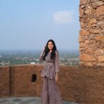 Suhani Sethi Instagram - indecisiveness at its peak 🌸🩷 Jaipur, Rajasthan