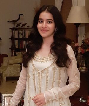 Suhani Sethi Instagram - 🦢🤍@shopmulmul