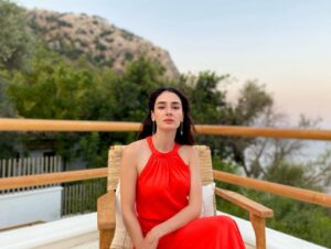 Sultan Elif Taş Instagram - Ben seçemedim siz seçin 🧡
📸 @akiemre