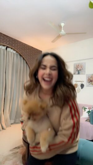 Sunanda Sharma Instagram - Mera gaana agya oye🤩🧿
Burrrraaaahhhhh 💫
#chandigarhkachokra with my chichi baba🐶
