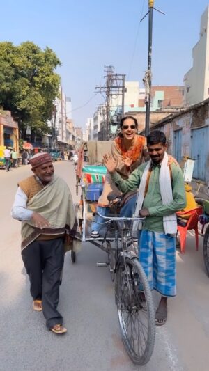 Sunanda Sharma Instagram - Growing old with young heart is a blessing💫🧿
.
.
#sunandasharma #chandigarhkachokra
