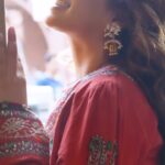Sunanda Sharma Instagram - Yaa Khuda, itna bhi qareeb na karna usko, samjho🤲🏻 . . Outfit by : @zarashahjahanofficial Styled by : @jyotiisingh5 Edited by: @mohitaneja7 Makeup by: @el3gance_mua