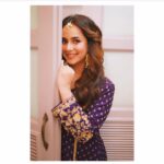 Sunanda Sharma Instagram - Roz ni mainu Call te puchhe, Time oh Pehli Date Da🙈🤙💫 . . @saggiphull_by_tulika_heer thank you for making this beautiful suit❤️ @rasa_jewels 💎💫