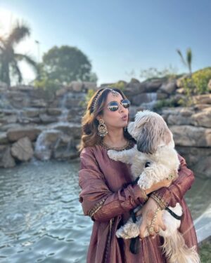 Sunanda Sharma Instagram - इश्क़ आज भी सादगी और मर्यादा में शोभा देता है..।🌹
.
.
Jewels by @ajewelsbyanmol 💎