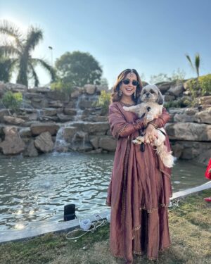 Sunanda Sharma Instagram - इश्क़ आज भी सादगी और मर्यादा में शोभा देता है..।🌹
.
.
Jewels by @ajewelsbyanmol 💎