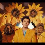 Sunil Grover Instagram - 🚨 SPOILER ALERT! Get on a nostalgic ride with Sonu & revisit Sunflower S1 beat by beat ⏪ Don’t miss the surprise at the end! 😉 Watch #SunflowerS1 for FREE till 14th February only on #ZEE5 Excitingly, #SunflowerS2 is on the horizon! 🤭 #Sunflower @adah_ki_adah @ranvirshorey @vikas71 @parmarchaitally @navingujral @mukulchadda @ashishvidyarthi1 @shonalinagrani @sonaljhaofficial @radhabhatt @salk.04 @officialashwinkaushal @reliance.entertainment #GoodCo @virajsawant @sarkarshibasish @ria.nalavade @girishkulkarni1 @nirajpamwani @rohitkulkarni @vijayganguly @manish_kalra_ @nimishalok @surryamenen @duhjizzy @navagat_p @zee5 @zee5global