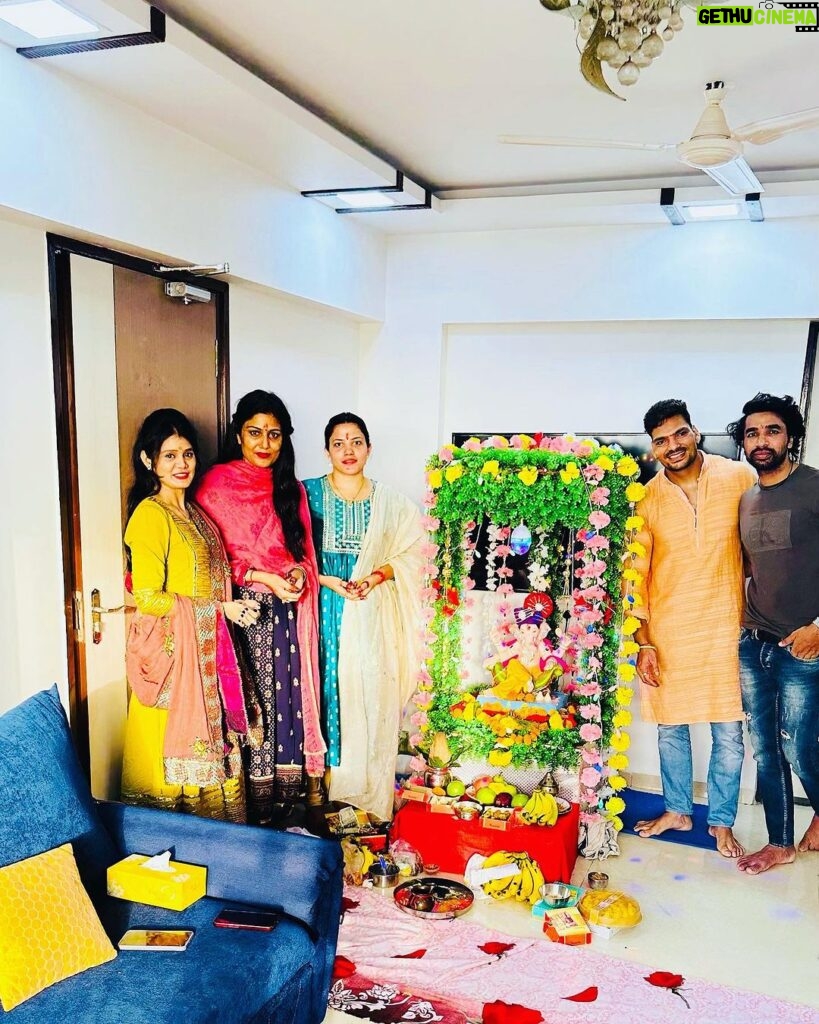 Sunitha Pandey Instagram - May Ganesh ji fill our lives with lots of positivity and love around us . Ganesh festive 2023 . #ganeshchaturthi #friendsforever #ganeshotsav #sunita #friends #ganeshfestival
