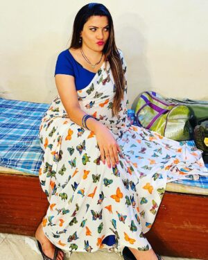Sunitha Pandey Instagram - That butterflies 🦋 

#sareelove #shootmode #instareels #sunita #behindthescenes #crimepetrol #picoftheday #sareefashion