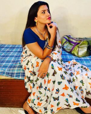Sunitha Pandey Instagram - That butterflies 🦋 

#sareelove #shootmode #instareels #sunita #behindthescenes #crimepetrol #picoftheday #sareefashion
