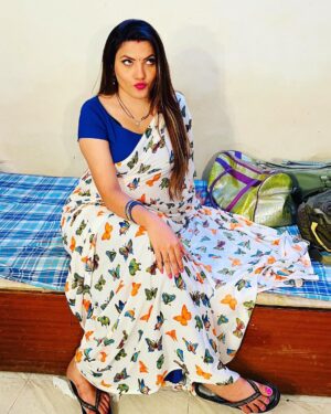 Sunitha Pandey Instagram - That butterflies 🦋 

#sareelove #shootmode #instareels #sunita #behindthescenes #crimepetrol #picoftheday #sareefashion