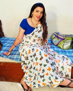 Sunitha Pandey Instagram - That butterflies 🦋 #sareelove #shootmode #instareels #sunita #behindthescenes #crimepetrol #picoftheday #sareefashion