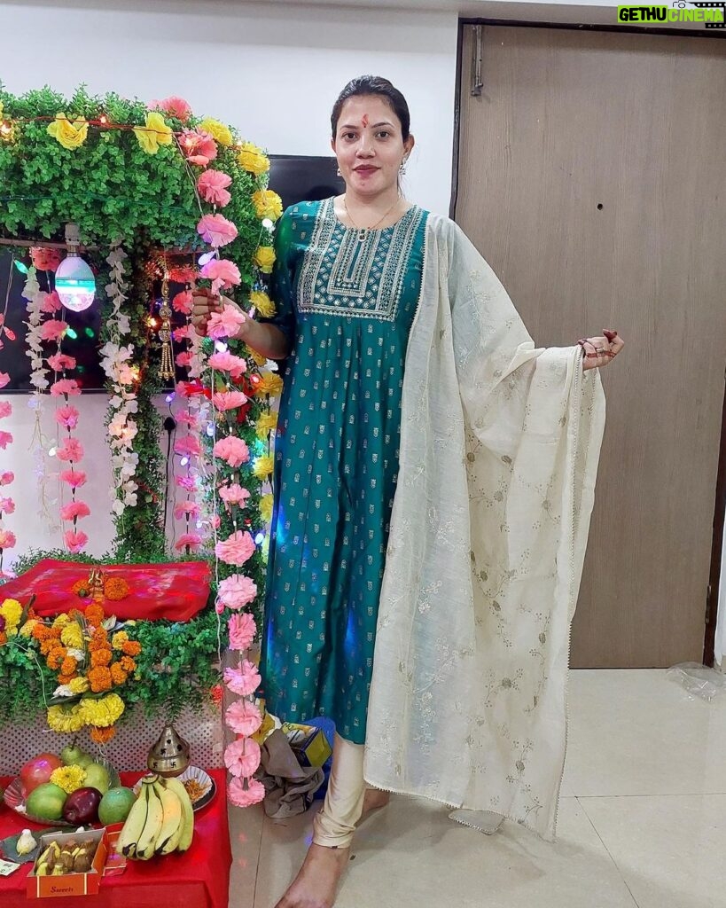 Sunitha Pandey Instagram - 💚 #festive #trendingreels #trendingsongs #sunita #festivewear #indianwear #ganeshchaturthi #ganesha #indianfashion