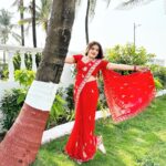 Sunitha Pandey Instagram - Laal rang vich rangeyaa 🫶🏻 #instaphoto #instadaily #sunita #pic #trendingpic