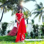 Sunitha Pandey Instagram - Laal rang vich rangeyaa 🫶🏻 #instaphoto #instadaily #sunita #pic #trendingpic