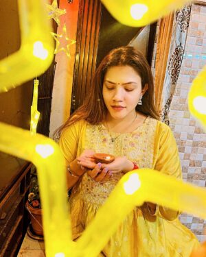 Sunitha Pandey Instagram - ⭐️⭐️⭐️

#diwali #diwalirangoli #diwali💥 #sunita #familytime #picoftheday