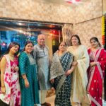 Sunitha Pandey Instagram – May the divine blessings of Diwali bring peace to your home and fill your heart with warmth ✨Happy Diwali from us to yours 🪔

#happydiwali #diwali #festival #sunita #2023goals #familytime