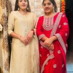 Sunitha Pandey Instagram – May the divine blessings of Diwali bring peace to your home and fill your heart with warmth ✨Happy Diwali from us to yours 🪔

#happydiwali #diwali #festival #sunita #2023goals #familytime