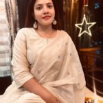 Sunitha Pandey Instagram – Happy Diwali from mine to yours 🪔✨🎇🎁2023 

#diwali #diwalivibes✨ #diwalidecorations #sunita #diwali💥 #mumbaidiwali #familytime Mumbai, Maharashtra
