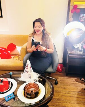 Sunitha Pandey Instagram - 2023 birthday celebration #latepost 

#birthday #celebration #sunita #celebrationcake #celebratelife