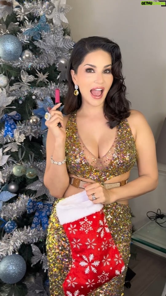 Sunny Leone Instagram - Color Your World with BOGO Bliss! 🌈💄 Buy 1, Get 1 FREE on our stunning lip glosses. Non-sticky, one-stroke magic for your perfect pout. Pick you shade from 22 shades: *Link in bio . #Buy1Get1 #KnowWhatYouWear #Sunnyleone #LipGloss #FreeOffer #BOGO #salesalesale