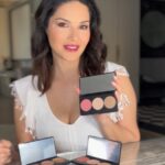 Sunny Leone Instagram - ⚠️ Unlock the secret to a flawless finish - Introducing our NEW Face Palette - the ultimate tool for self expression! 3 shades; Pink-ish, Hippie-ish & Coral-ish to create infinite possibilities. ✨️ So what look are you creating today??? Grab them online - starstruckbysl.com . #NewlyLaunched #facemakeup #faceessentials #facepalettes #facepalettemakeup #KnowWhatYouWear #SunnyLeone #makeuptricksandtips #MakeupbySunnyLeone #COSMETICS #cosmeticbysunny