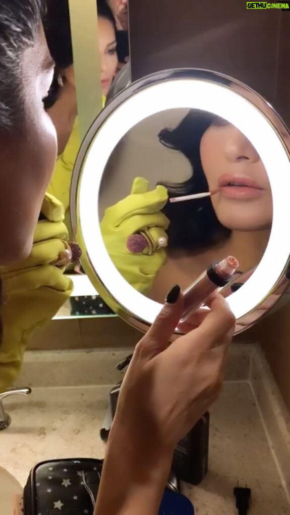 Sunny Leone Instagram - For the ultimate Tease! @starstuckbysl "Bare Me" Matte Liquid Lip color 👄
