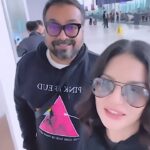 Sunny Leone Instagram - Kya hoga ab @anuragkashyap10 ke sath? 😂 Watch the full video by subscribing now! . . #SunnyLeone #reelitfeelit #reelsinstagram #trendingreels #funny #bts #AirportDiaries Istanbul, Turkey