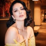 Sunny Leone Instagram - About last night premier here in Toronto of #kennedy at @iffsatoronto Outfit -@safiyaa_official Jewellery-@amamajewels @vishvafinejewelry Styled by -@styledbychandani Styling team - @riyashaktawat @ipshitaaroraaa @jaiswal.aditi_ Make up & hair @tomasmoucka Photographer @tomasmoucka
